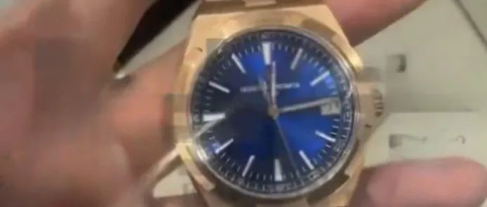 38万卖掉名表想抄底黄金，3小时后发现银行卡被冻结！男子：太后悔了